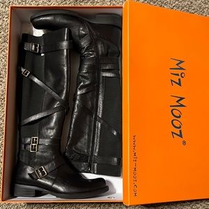 Mix Mooz Black Boots